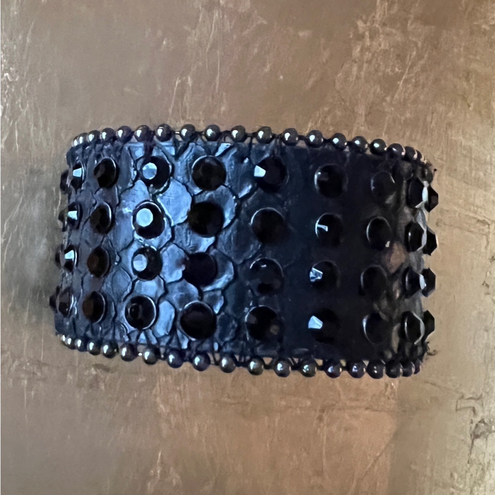 Stylish Leather Black Rhinestone bracelet - Picture 2 of 7
